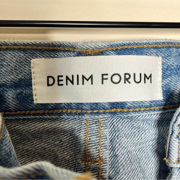 Aritzia DENIM FORUM The BF High Rise Loose Jeans Light Wash Distressed Size 23 - Picture 5 of 10